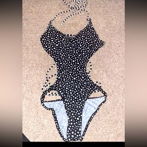 Venus Bathing Suit One Piece Polka Dot Strappy Size 4 pads included